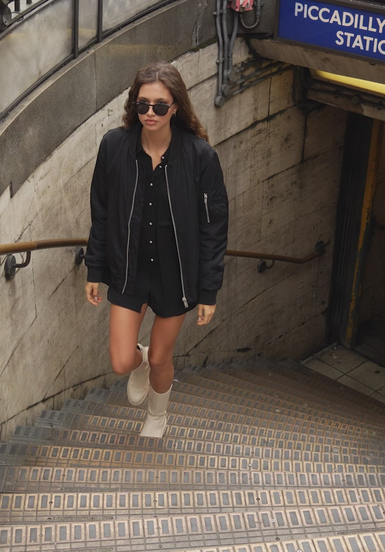 Load video: Gumme Track Country Beige