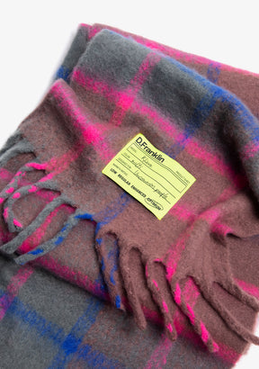 Nordic Bomb Plaid Scarf Grey / Pink