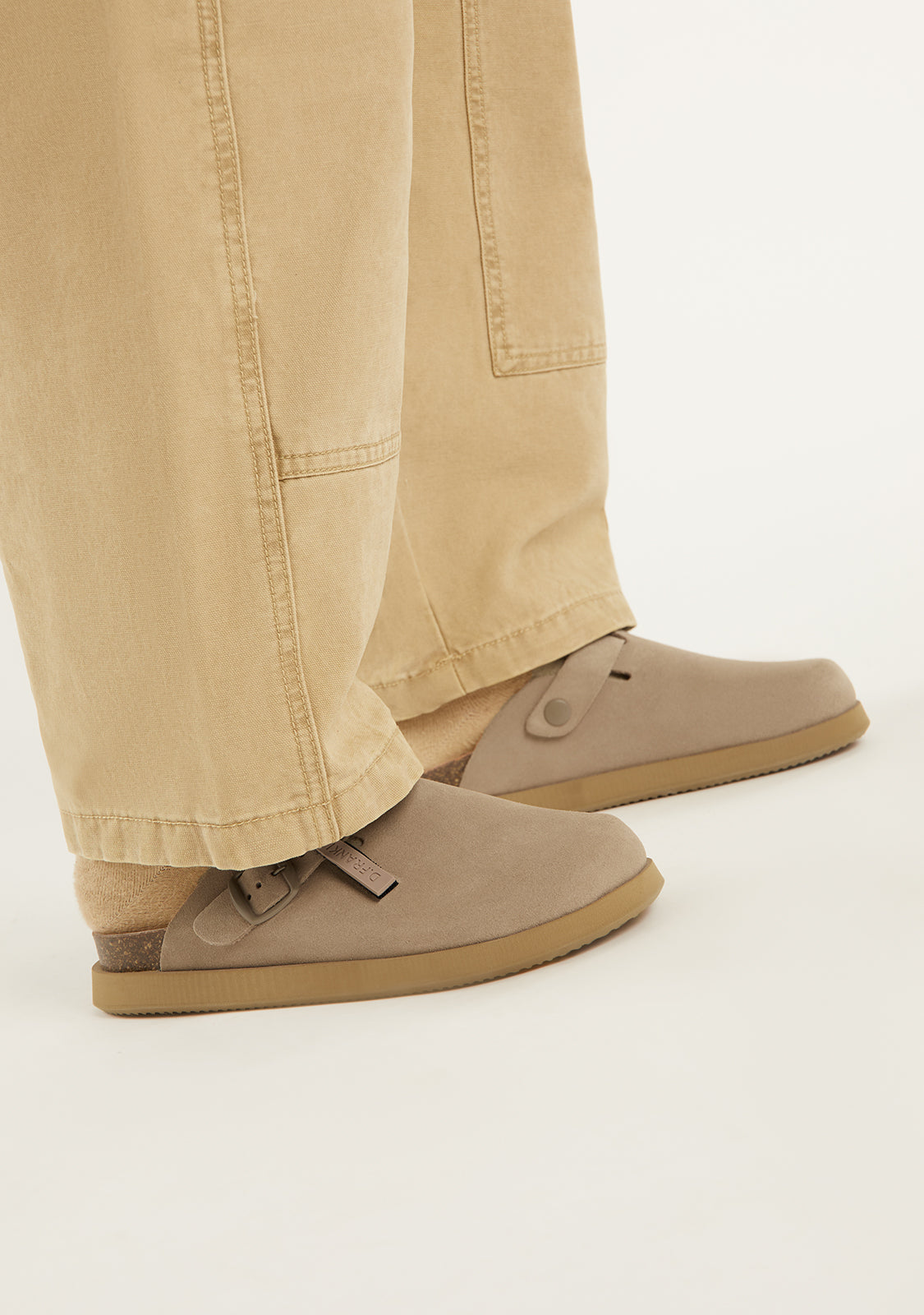 Vibe Clog Buckle Taupe