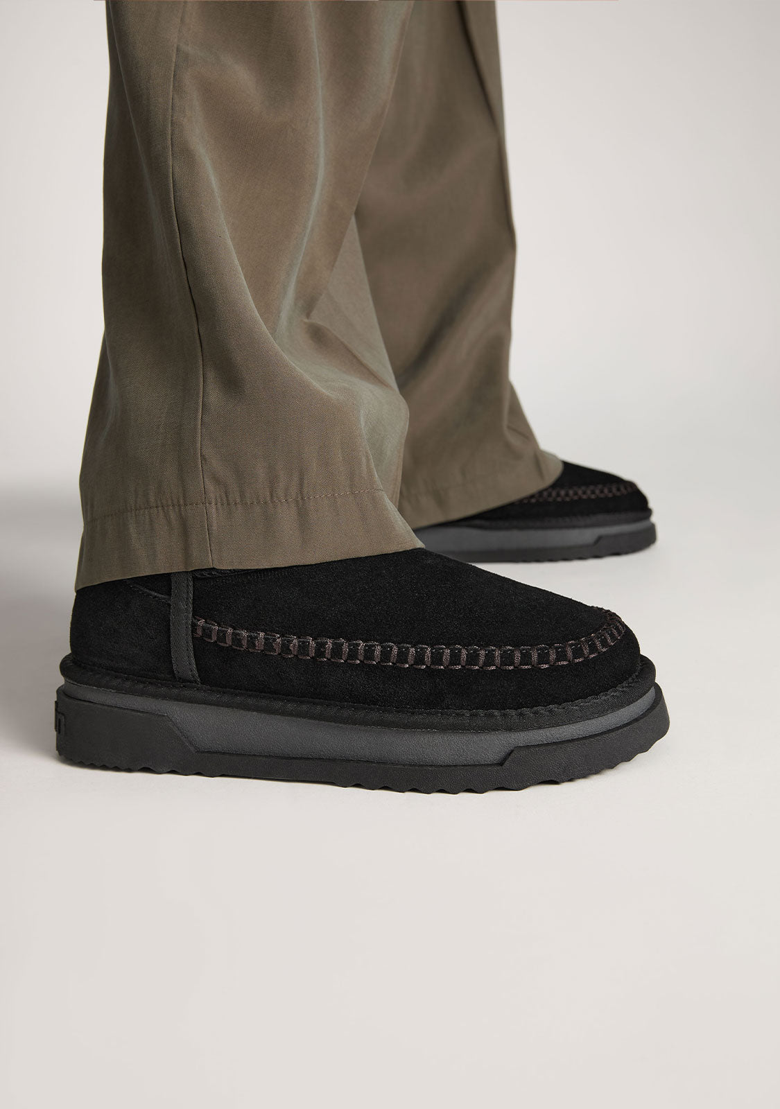 Atlas Basic Black