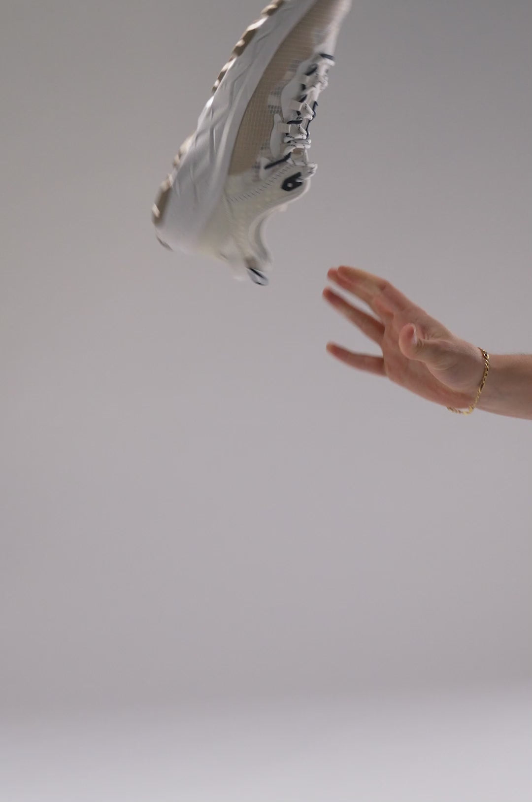 Load video: Peak Sand / White