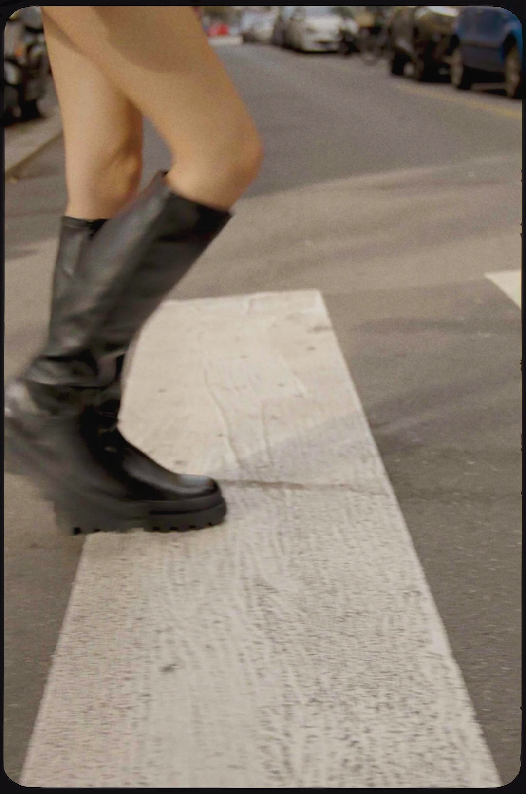 Load video: All Track High Black