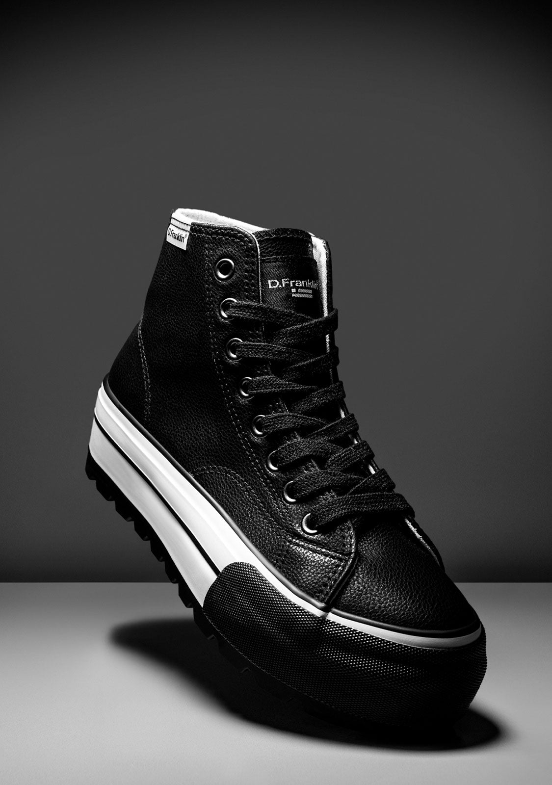 One Way Track Micro Black