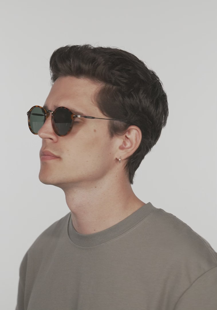 Load video: Roller TR90 Carey G15