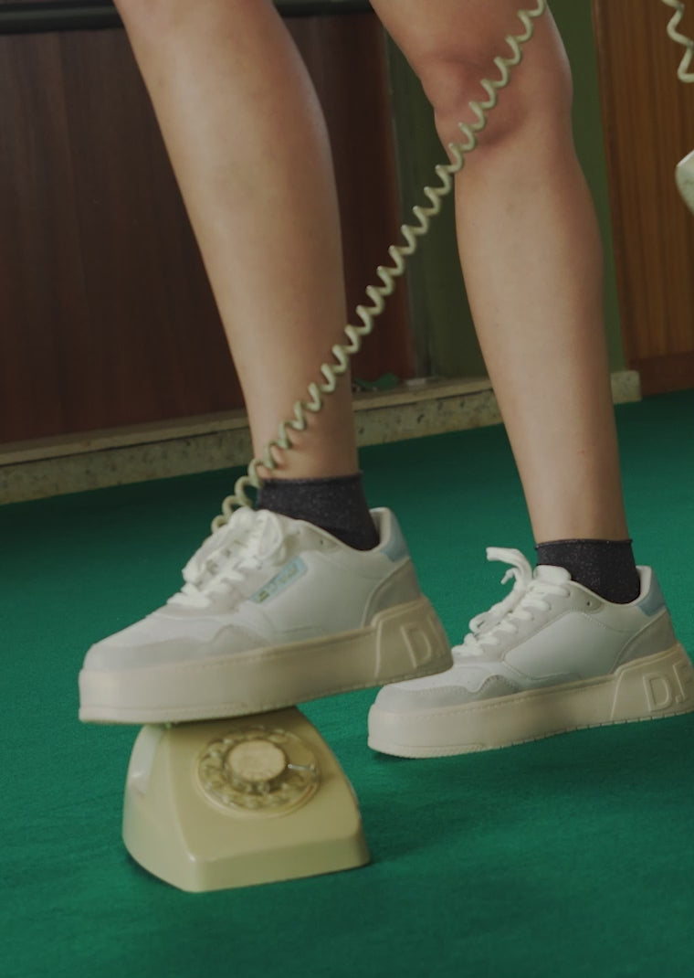 Load video: Low Court Basic White / Blue